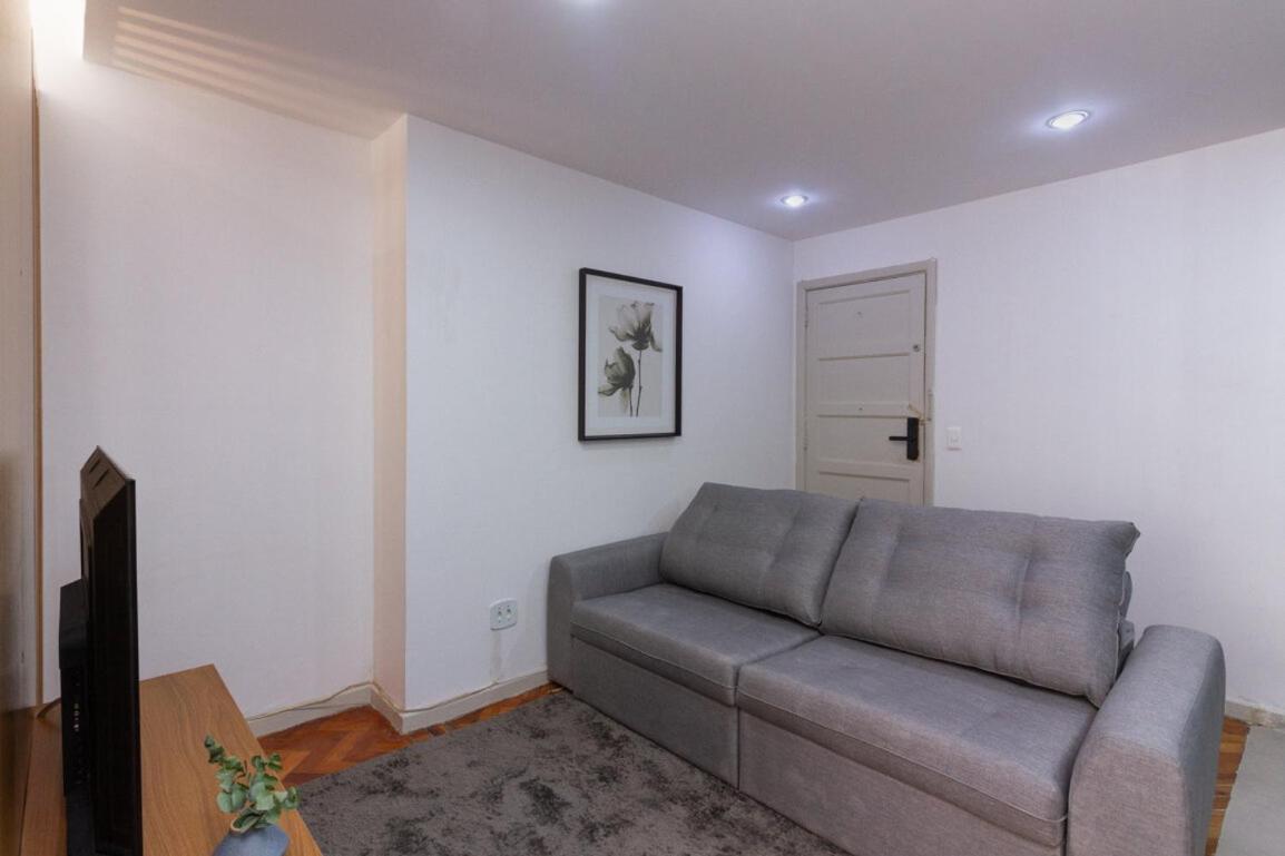 Avenida Bartolomeu Mitre, 621 - Leblon - Lb007 Apartamento *