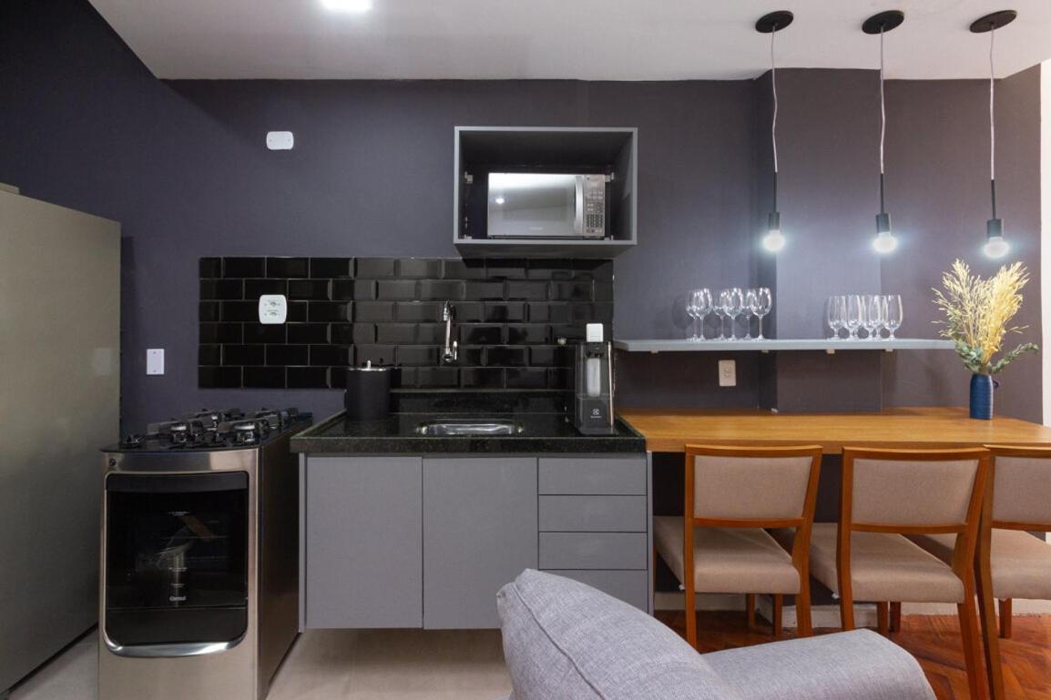 Avenida Bartolomeu Mitre, 621 - Leblon - Lb007 Apartamento